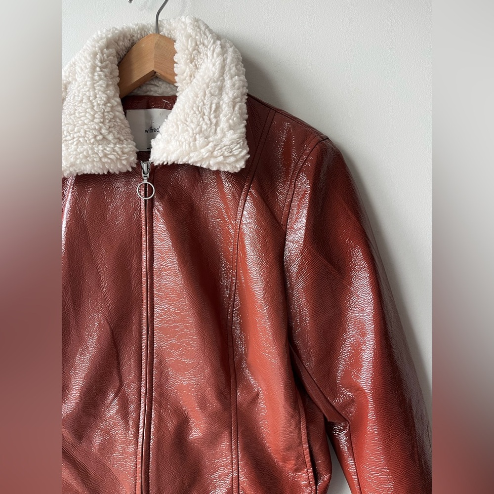 SOLD Aritzia Wilfred Tempest Cropped Vinyl Jacket with Shearling Collar - Picture 6 of 8